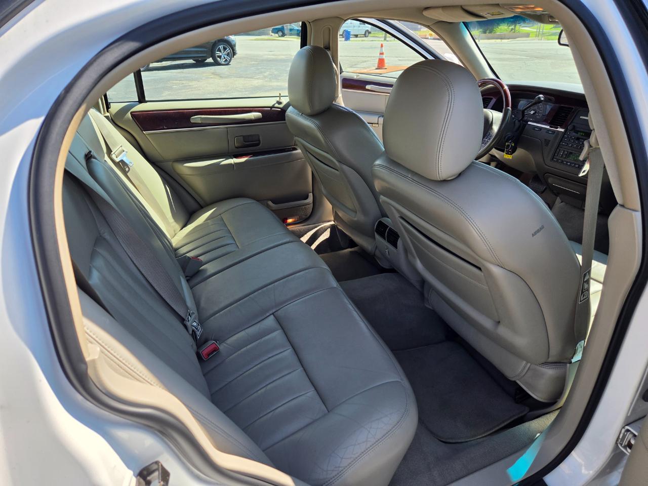 Lincoln Town Car Signature 2003