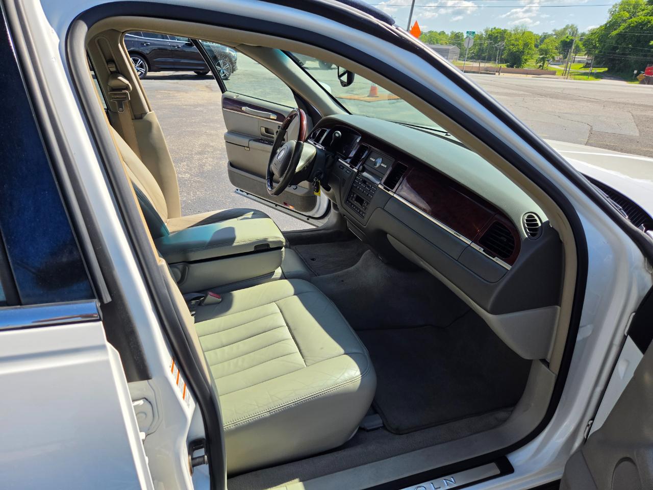 Lincoln Town Car Signature 2003