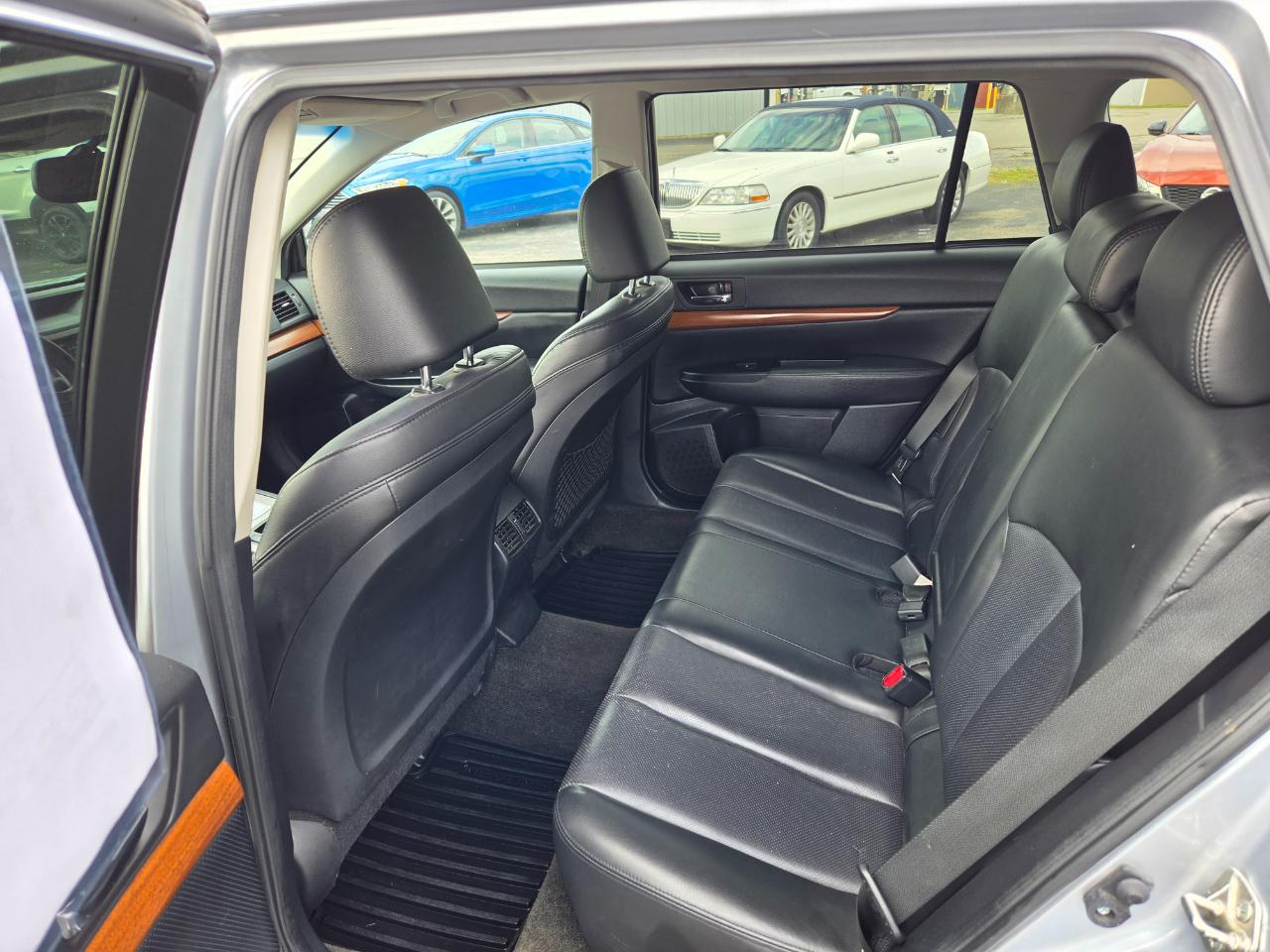 Subaru Outback 2.5i Limited 2013