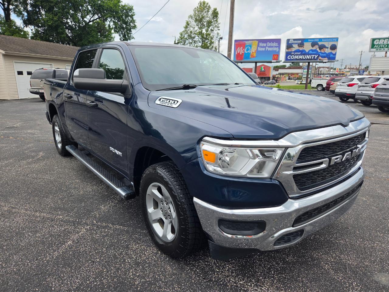 RAM 1500 Tradesman Crew Cab SB 4WD 2019