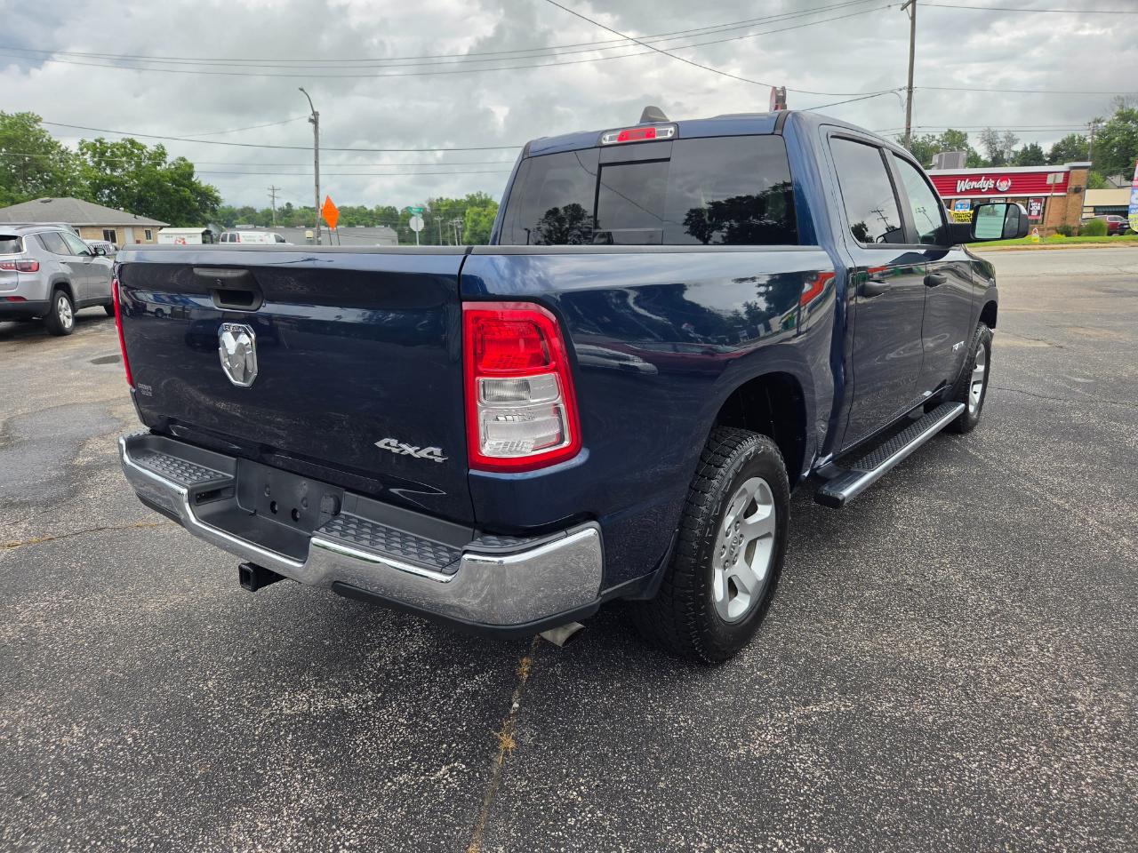 RAM 1500 Tradesman Crew Cab SB 4WD 2019