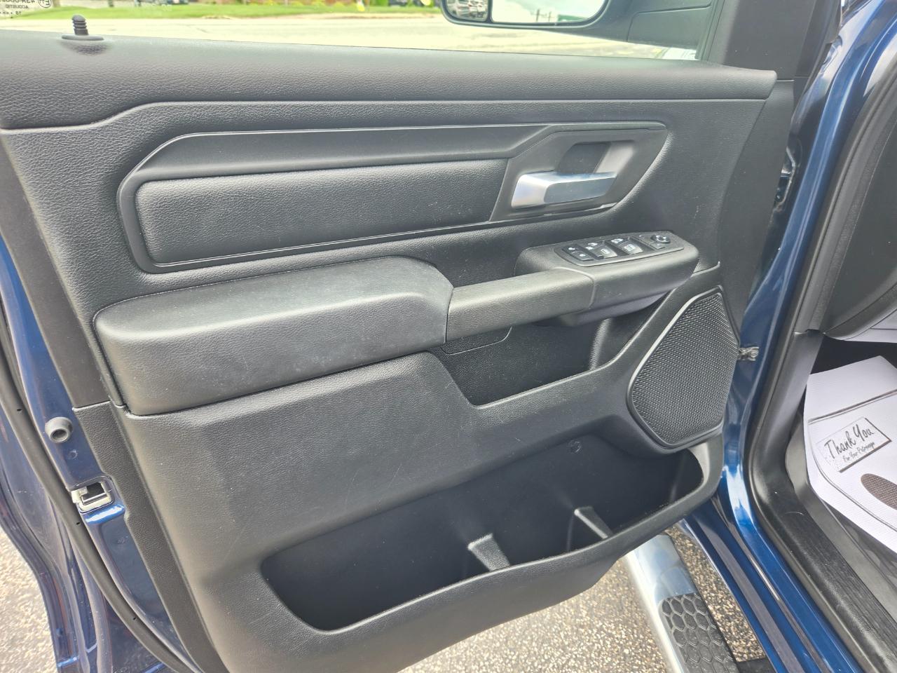 RAM 1500 Tradesman Crew Cab SB 4WD 2019