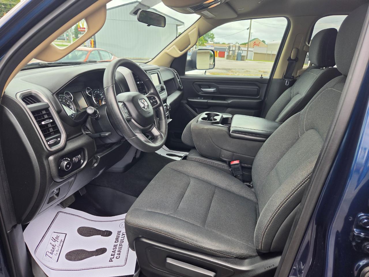 RAM 1500 Tradesman Crew Cab SB 4WD 2019