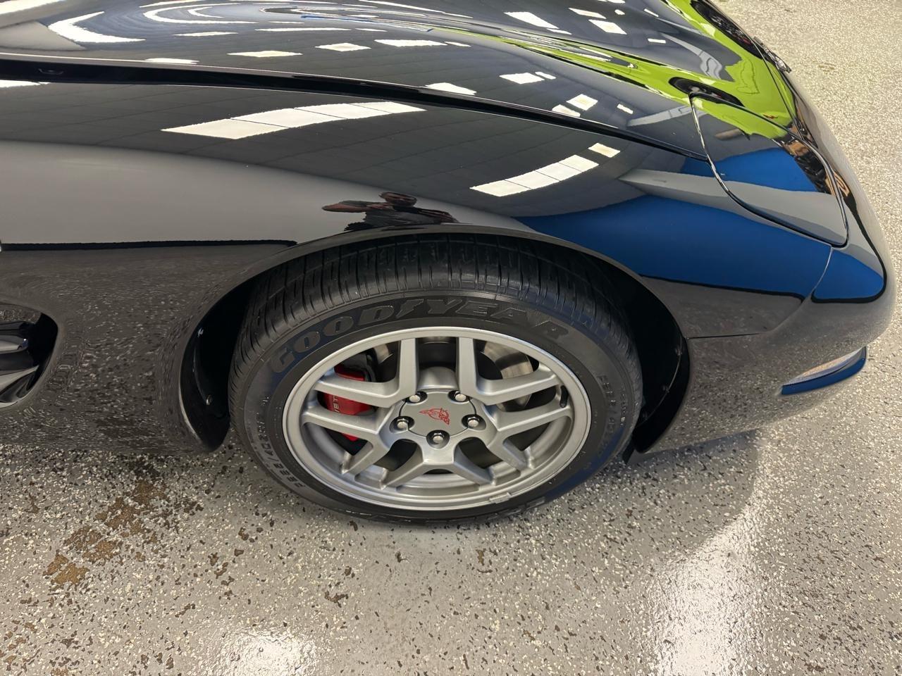 Chevrolet Corvette  2004