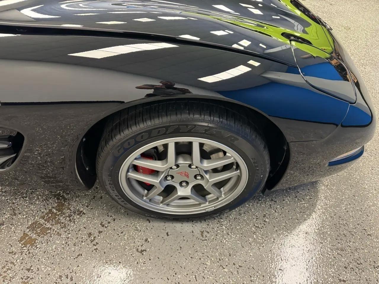 Chevrolet Corvette  2004