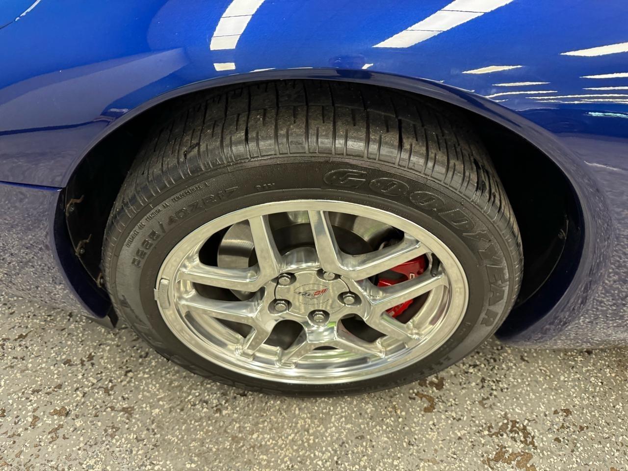 Chevrolet Corvette  2004