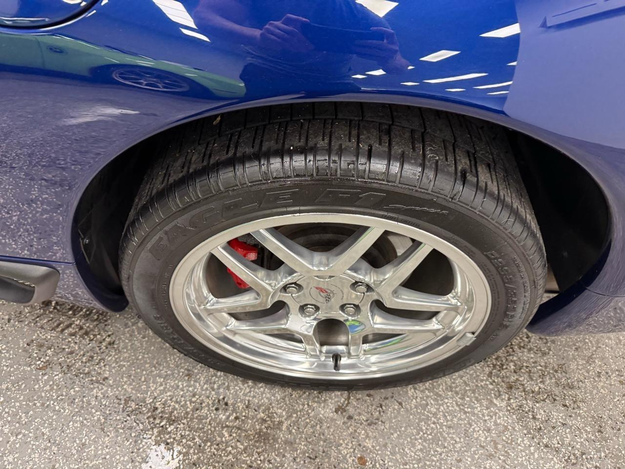 Chevrolet Corvette  2004
