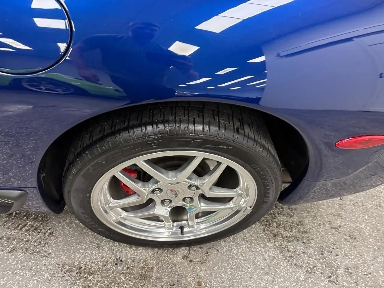 Chevrolet Corvette  2004