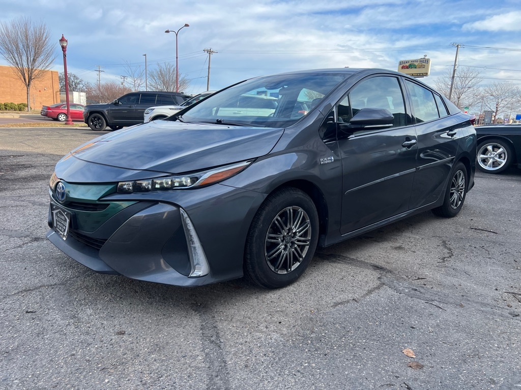 2017 Toyota Prius Prime Plus photo 3