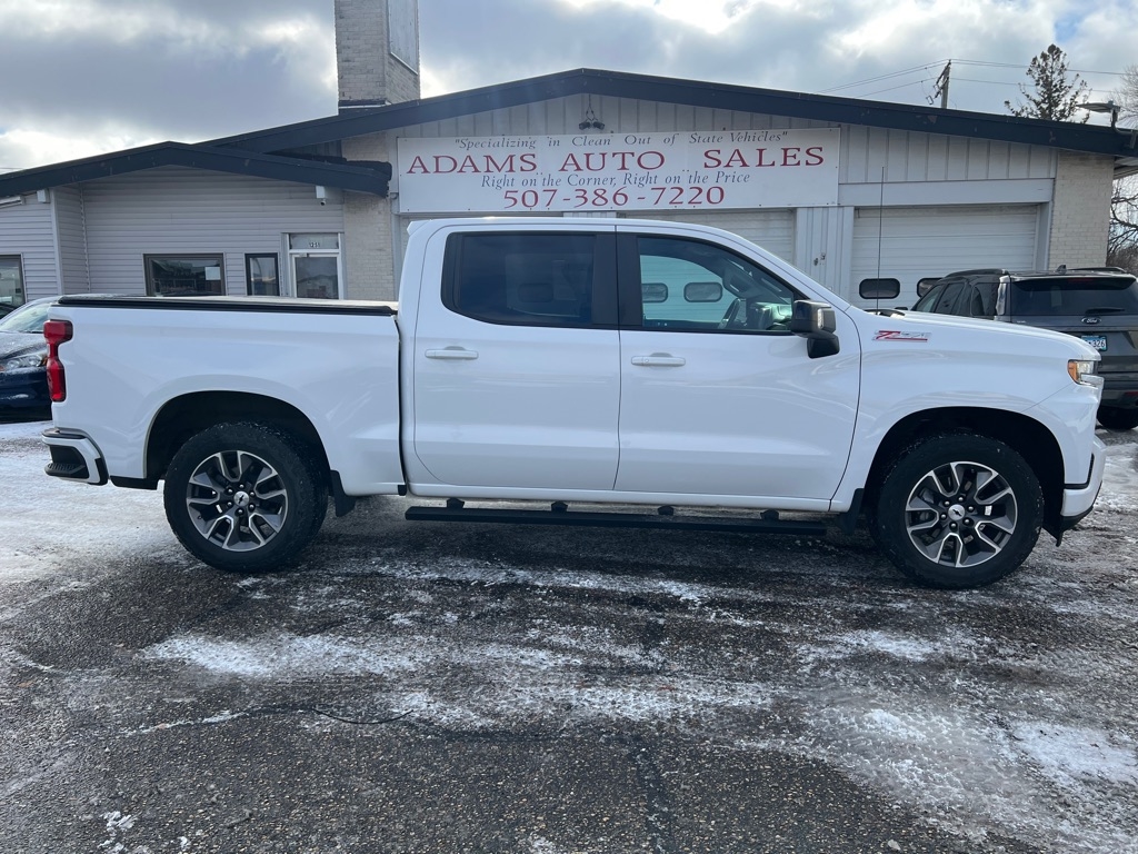2021 Chevrolet Silverado RST photo 2