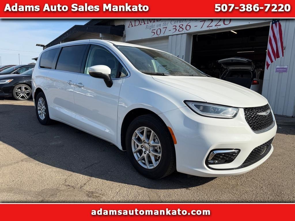 2023 Chrysler Pacifica Touring L FWD