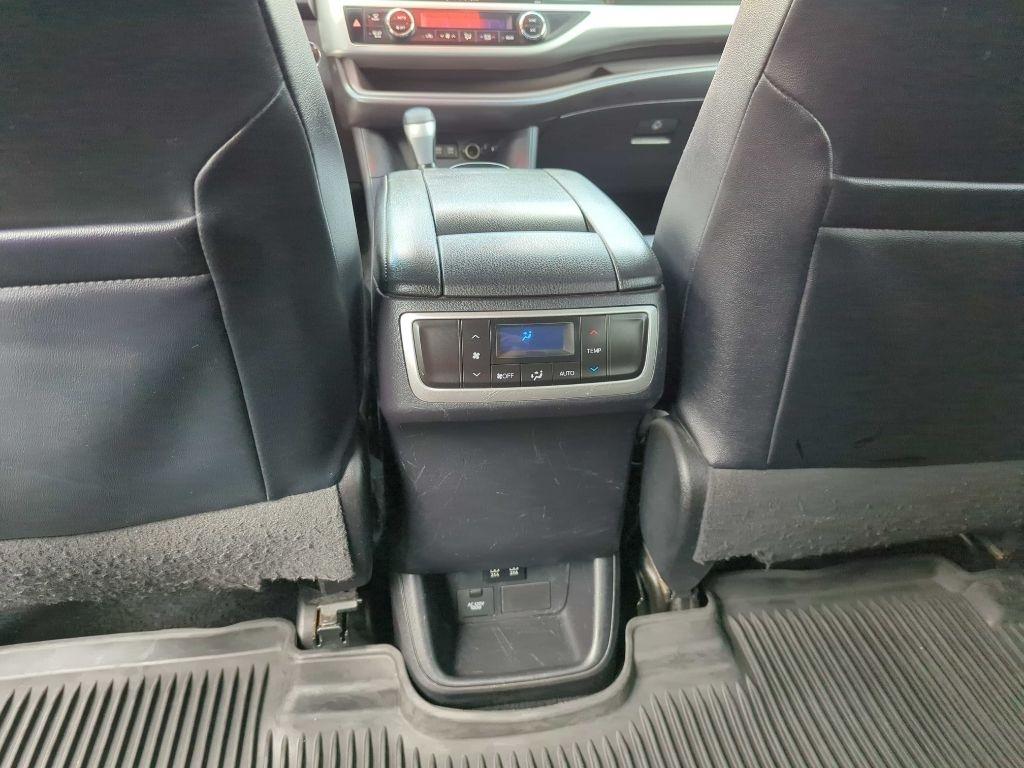 Toyota Highlander XLE V6 AWD (Natl) 2017