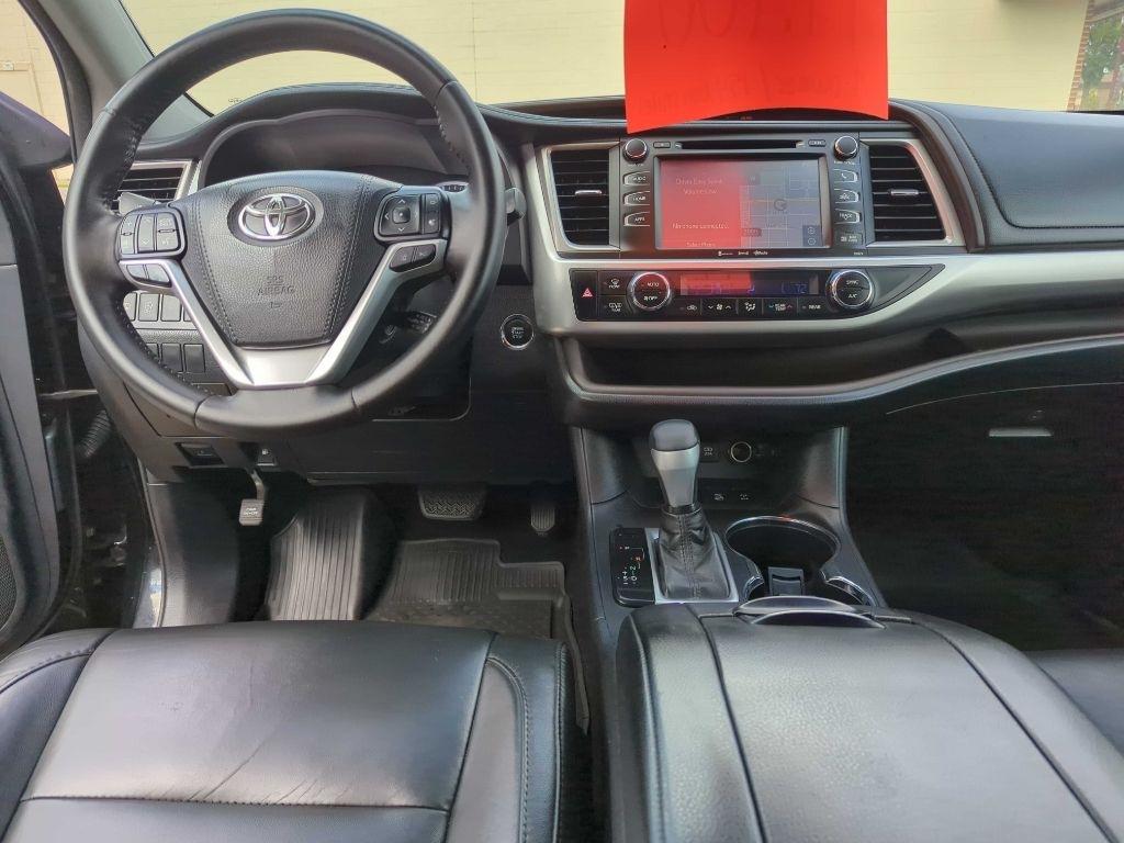 Toyota Highlander XLE V6 AWD (Natl) 2017