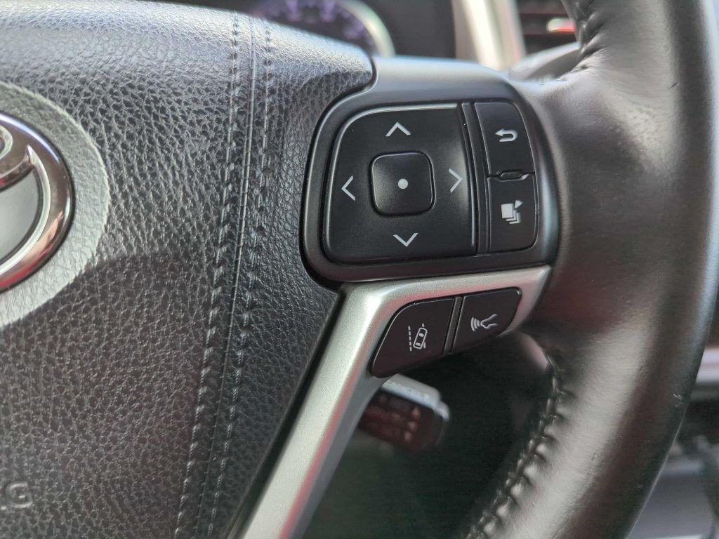 Toyota Highlander XLE V6 AWD (Natl) 2017