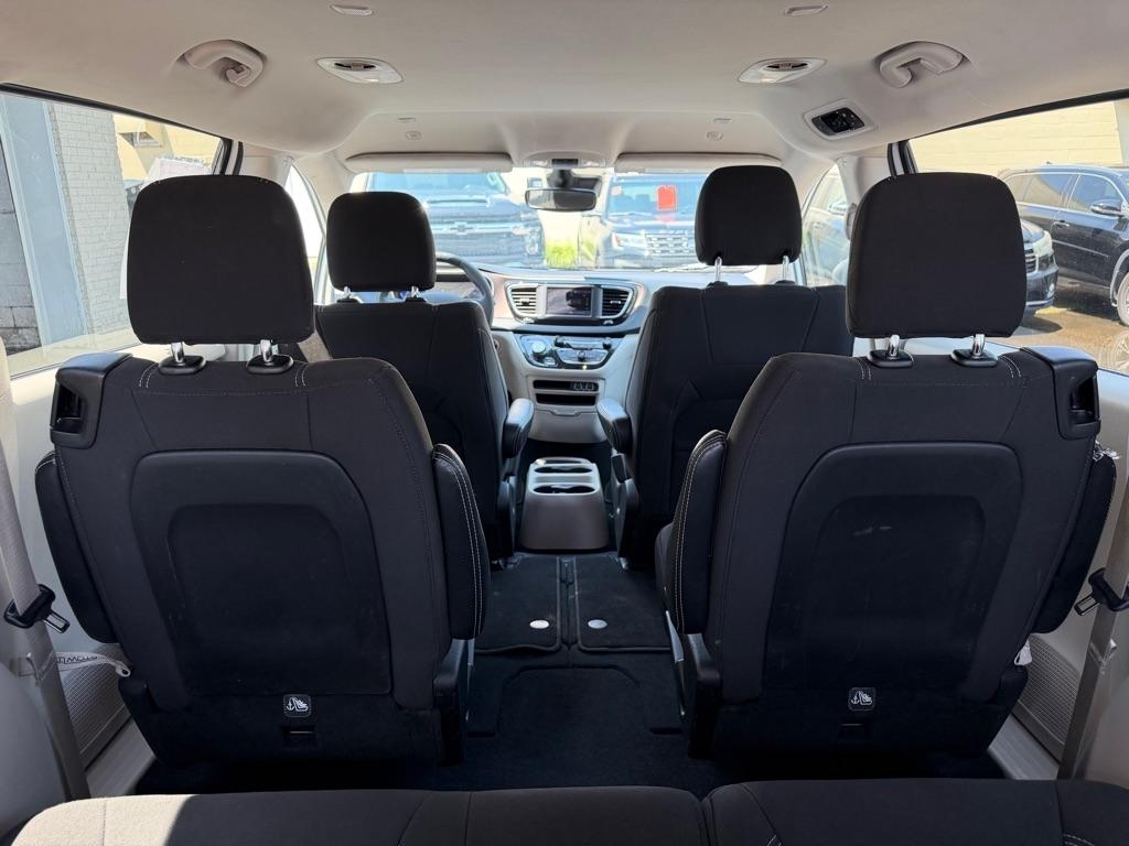 Chrysler Voyager LX FWD 2023