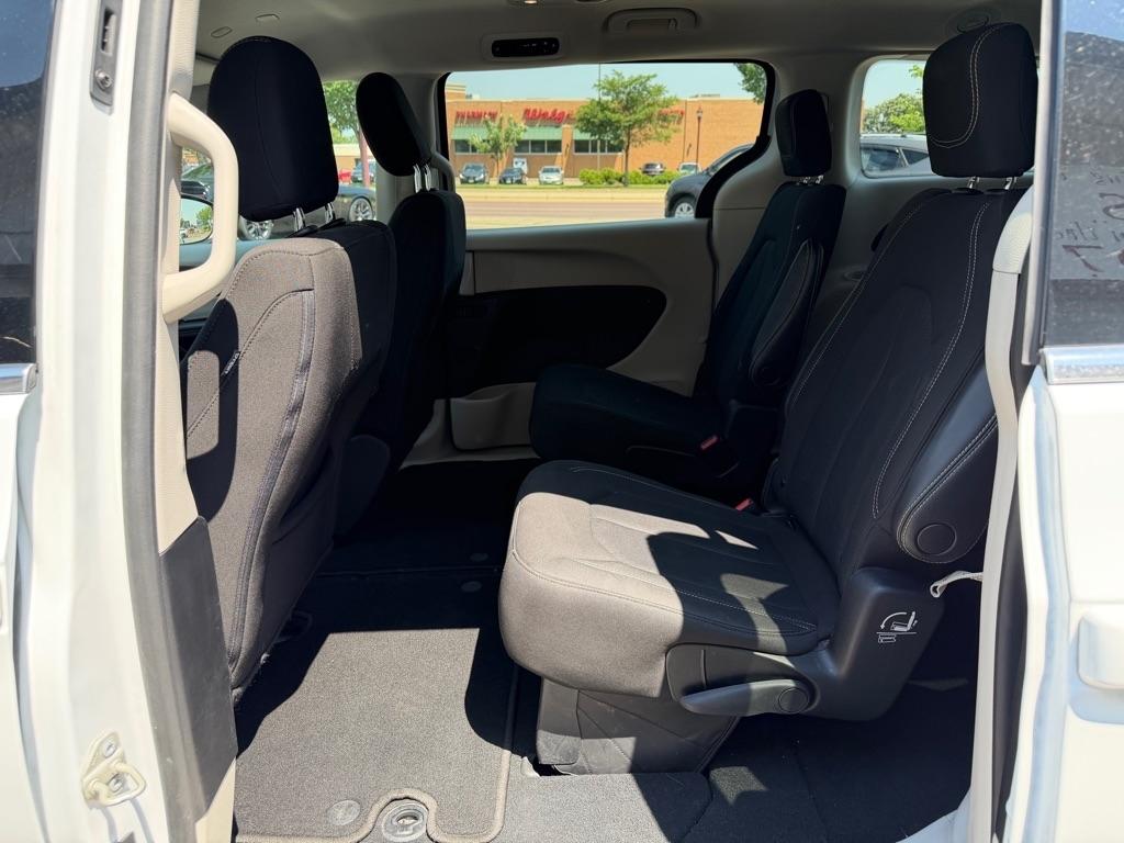 Chrysler Voyager LX FWD 2023