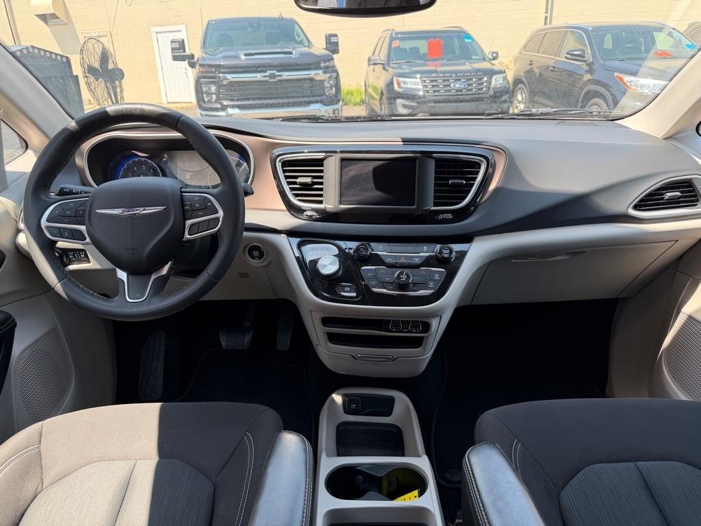 Chrysler Voyager LX FWD 2023
