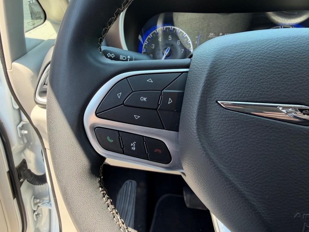 Chrysler Voyager LX FWD 2023
