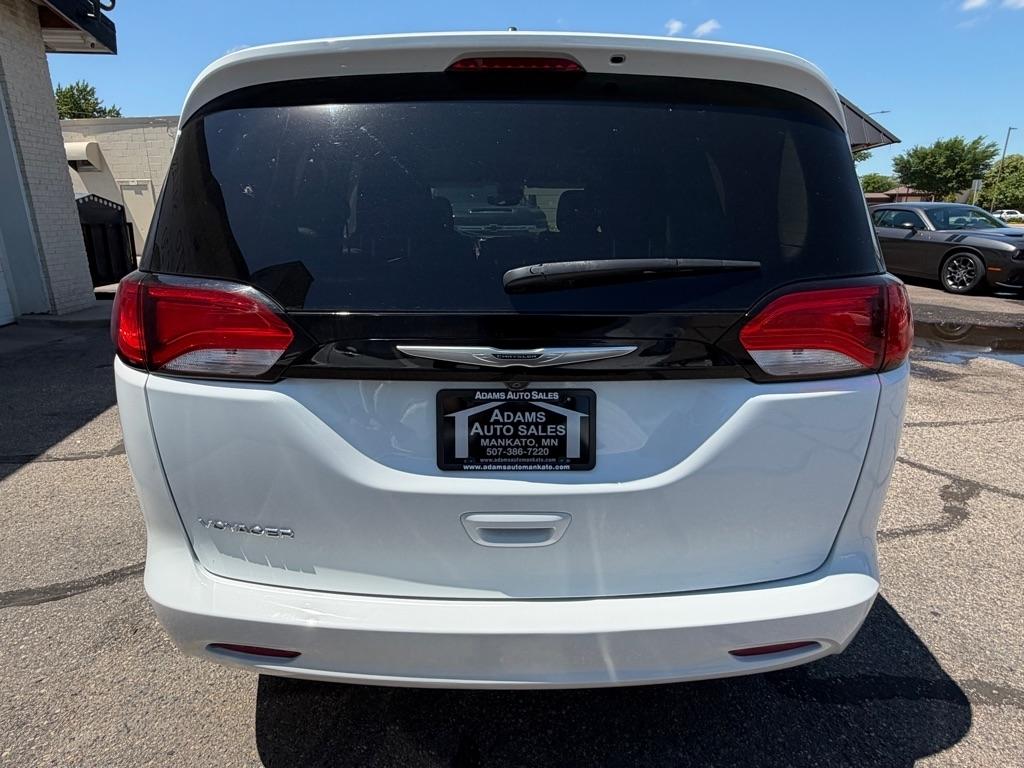 Chrysler Voyager LX FWD 2023