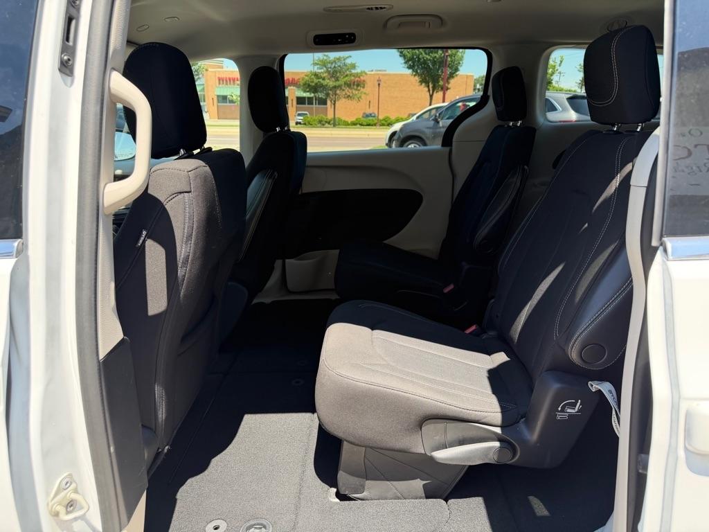 Chrysler Voyager LX FWD 2023