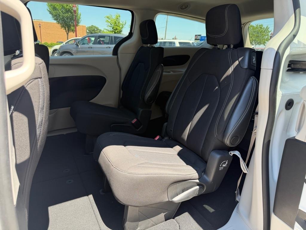 Chrysler Voyager LX FWD 2023