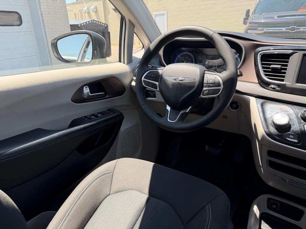 Chrysler Voyager LX FWD 2023
