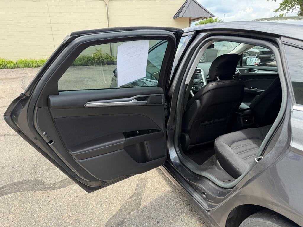 Ford Fusion 4dr Sdn SE FWD 2015