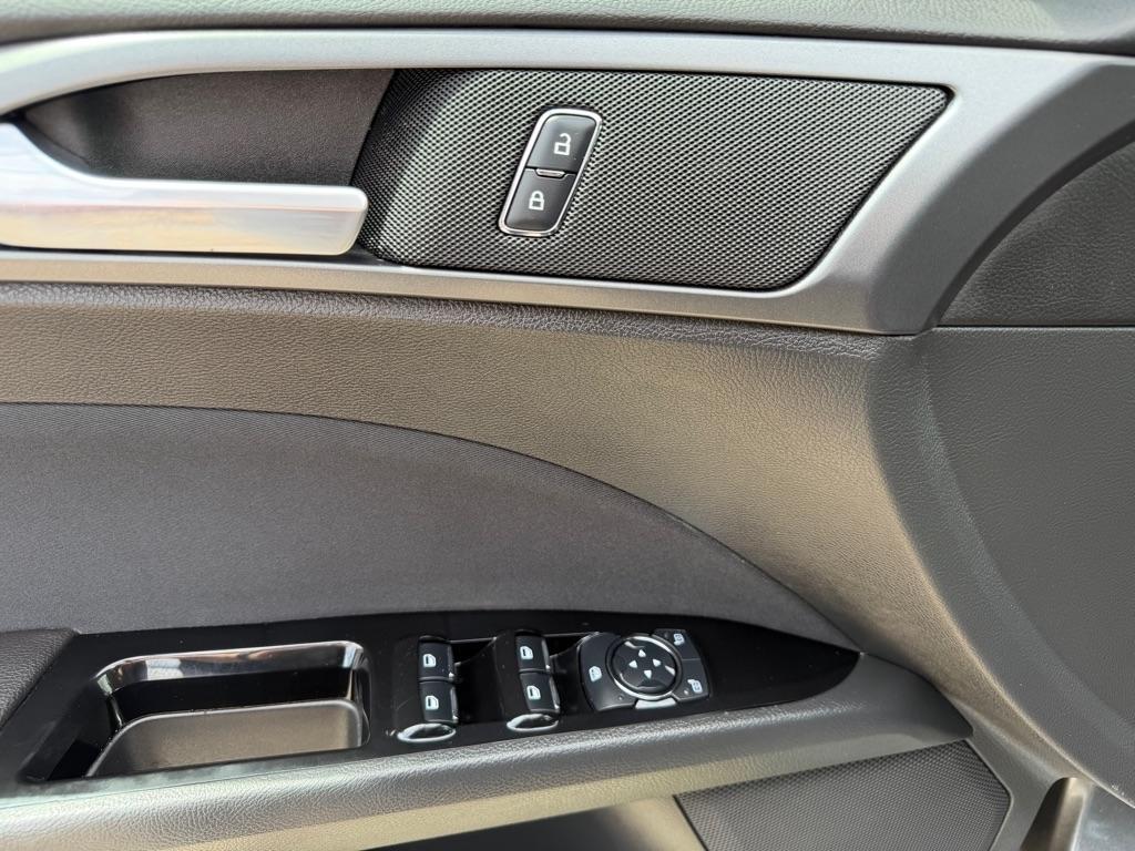 Ford Fusion 4dr Sdn SE FWD 2015