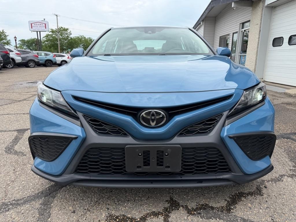 Toyota Camry Hybrid SE Nightshade CVT (Natl) 2023