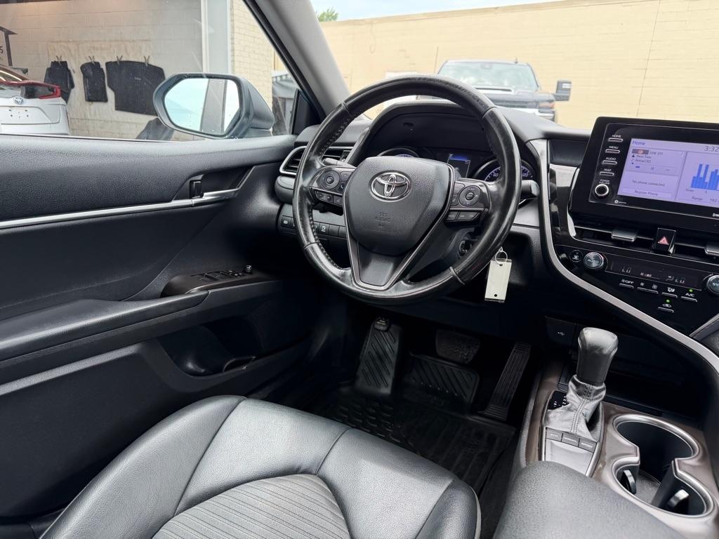 Toyota Camry Hybrid SE Nightshade CVT (Natl) 2023