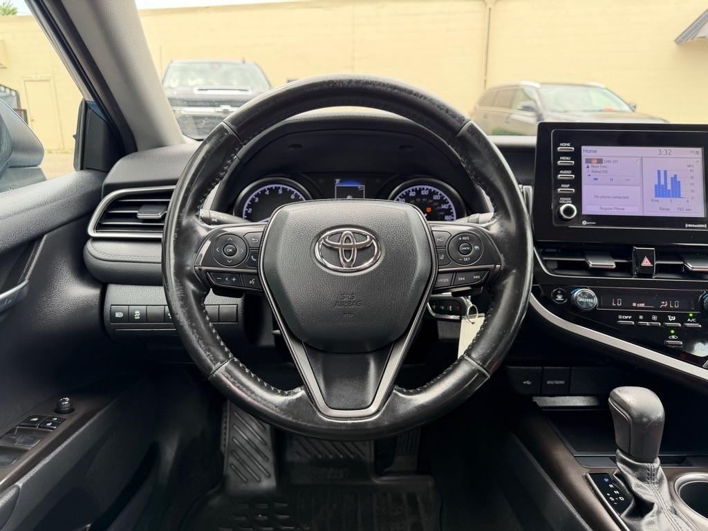 Toyota Camry Hybrid SE Nightshade CVT (Natl) 2023