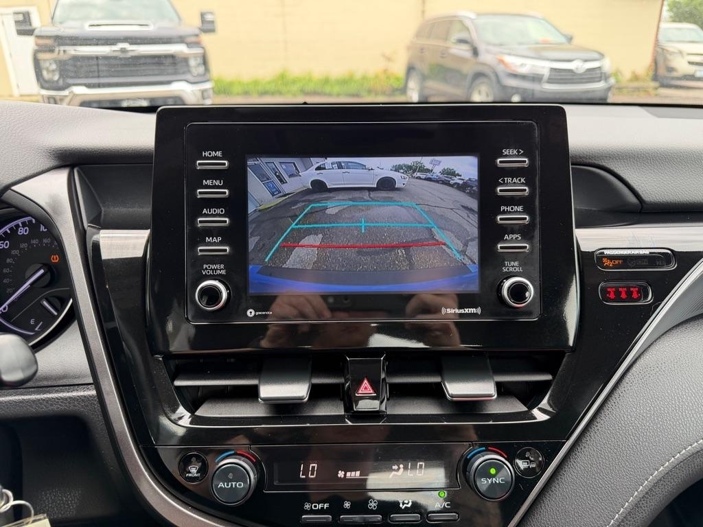 Toyota Camry Hybrid SE Nightshade CVT (Natl) 2023