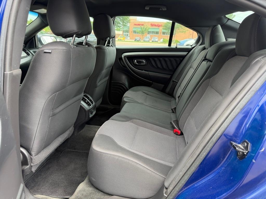 Ford Taurus 4dr Sdn SEL FWD 2015