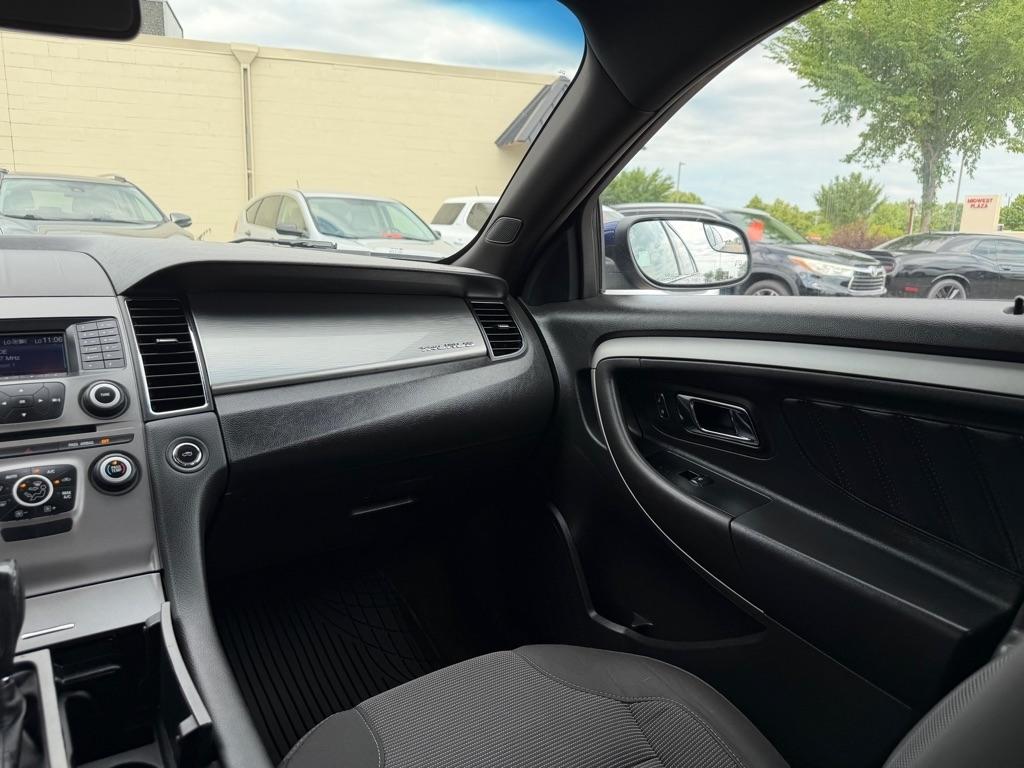 Ford Taurus 4dr Sdn SEL FWD 2015