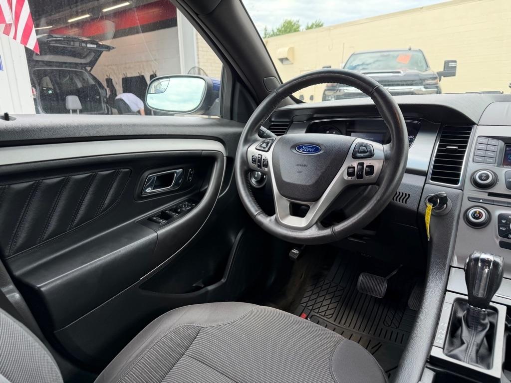 Ford Taurus 4dr Sdn SEL FWD 2015