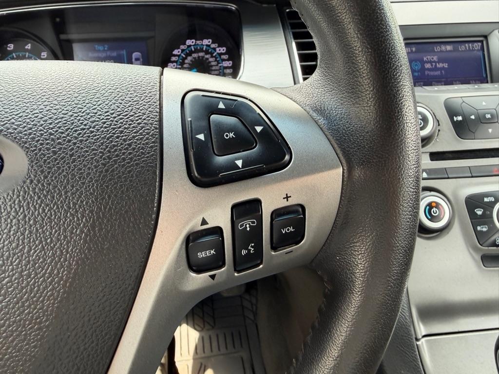 Ford Taurus 4dr Sdn SEL FWD 2015