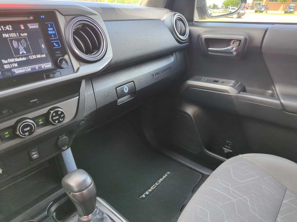 Toyota Tacoma 4WD Double Cab LB V6 AT TRD Off Road (Natl) 2016