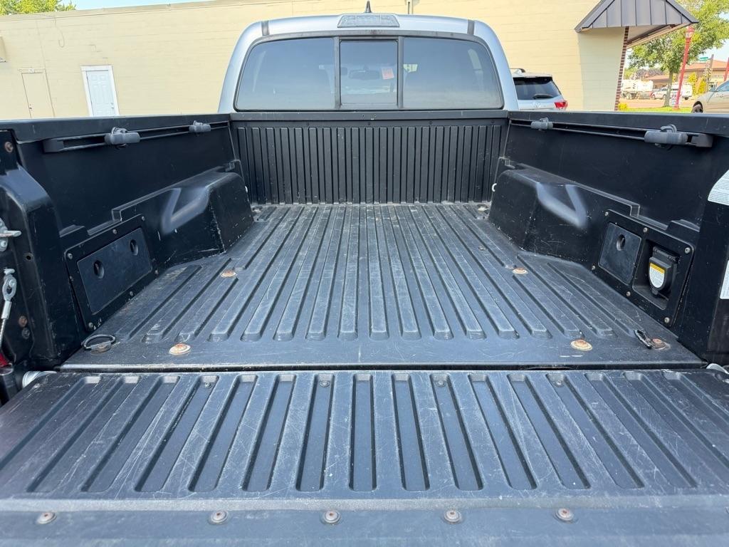 Toyota Tacoma 4WD Double Cab LB V6 AT TRD Off Road (Natl) 2016