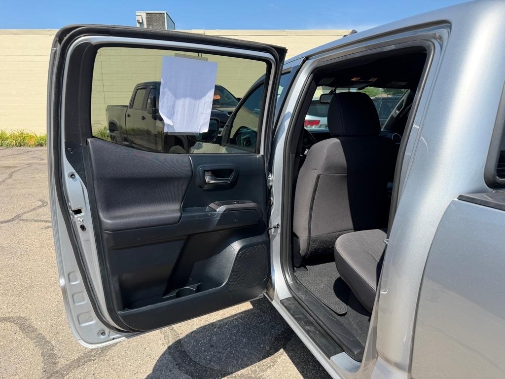Toyota Tacoma 4WD Double Cab LB V6 AT TRD Off Road (Natl) 2016