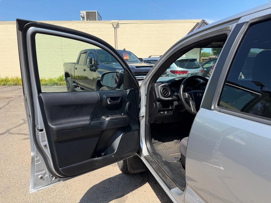 Toyota Tacoma 4WD Double Cab LB V6 AT TRD Off Road (Natl) 2016