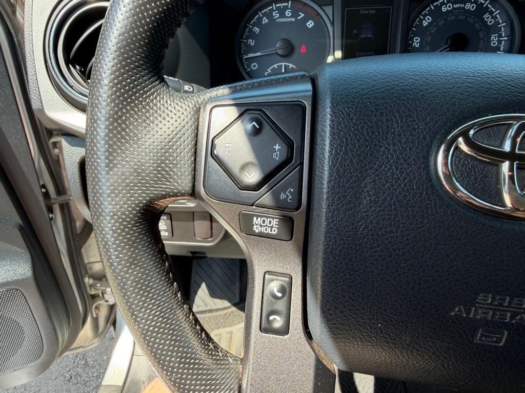 Toyota Tacoma 4WD Double Cab LB V6 AT TRD Off Road (Natl) 2016