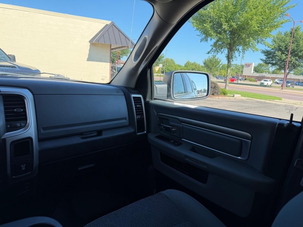 RAM 1500 Classic SLT 4x4 Crew Cab 6'4" Box 2019