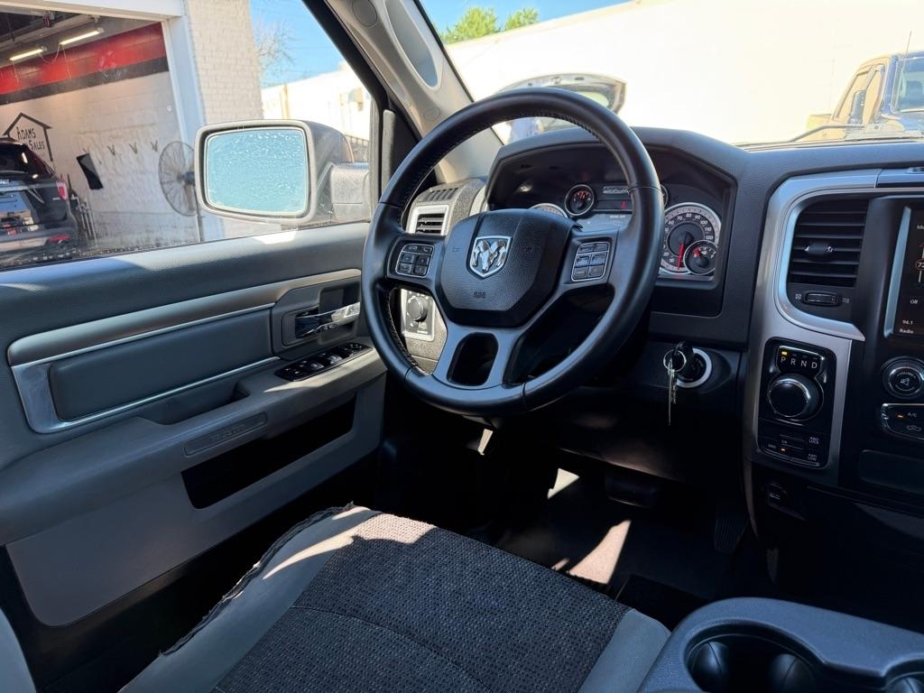 RAM 1500 Classic SLT 4x4 Crew Cab 6'4" Box 2019
