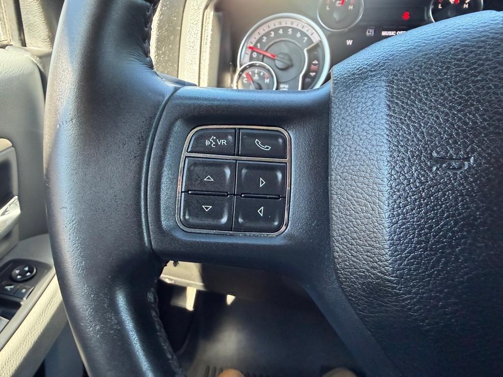 RAM 1500 Classic SLT 4x4 Crew Cab 6'4" Box 2019
