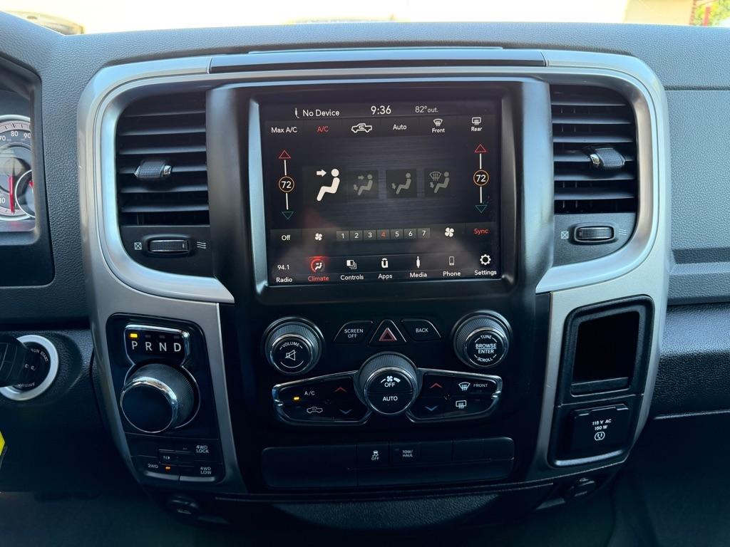 RAM 1500 Classic SLT 4x4 Crew Cab 6'4" Box 2019