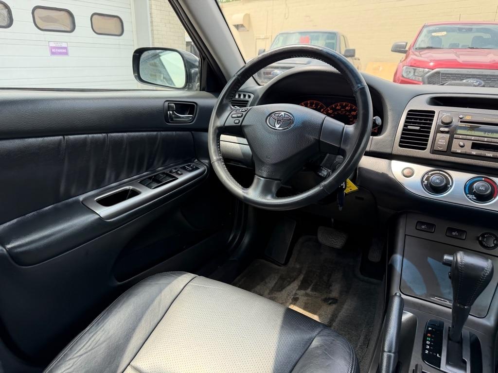 Toyota Camry 4dr Sdn SE V6 Auto (Natl) 2005