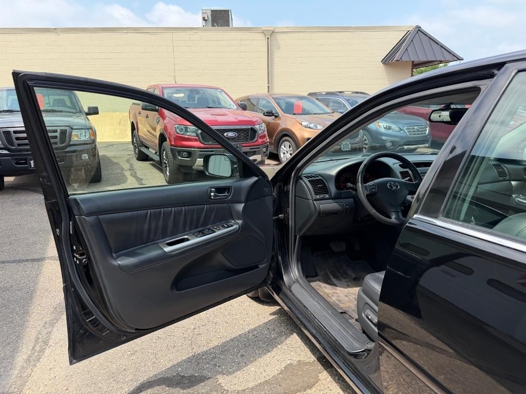 Toyota Camry 4dr Sdn SE V6 Auto (Natl) 2005