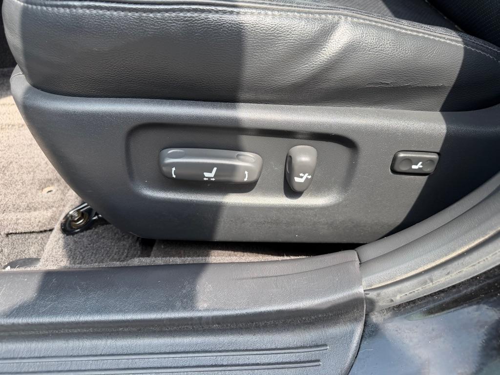 Toyota Camry 4dr Sdn SE V6 Auto (Natl) 2005