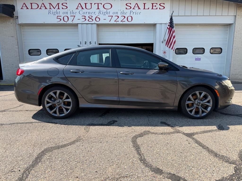 Chrysler 200 4dr Sdn S AWD 2016