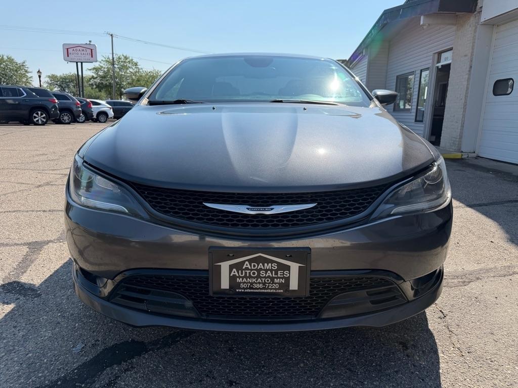 Chrysler 200 4dr Sdn S AWD 2016